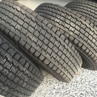 決まりました)スタッドレスタイヤ &ホイール 4本セット使用距離1000