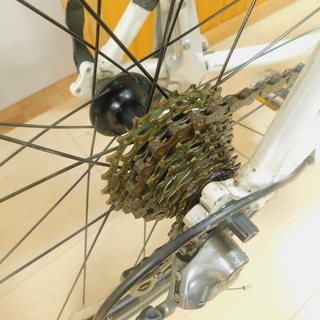 【エコプラス小倉南店】ジャイアント エスケープ R3 ホワイト 24段変速 クロスバイク ☆スタッフ向井オススメ☆ 中古車 自転車 チャリ スポーツ車 通勤 通学 チャリ スポーツ車 福岡 北九州 小倉 南 湯川 中古