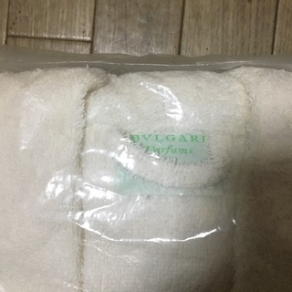 新品未使用未開封＊BVLGARI＊白のバスローブ