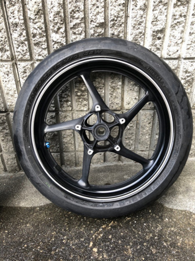 YZF-R1  10年モデル　純正フロントホイール YZF-R1 10年モデル 純正フロントホイール