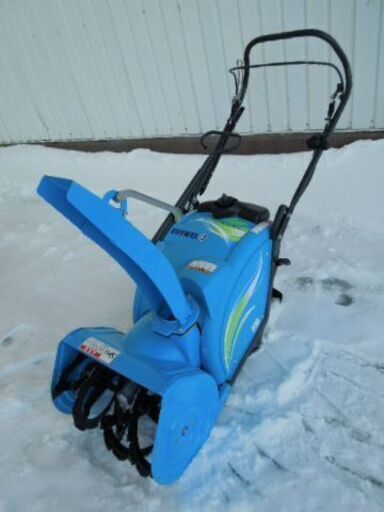 ＹＡＭＡＨＡ　除雪機　ＹＵ240　ヤマハ　２，４馬力４０幅　小型 手押し式 エンジン式 静音モデル ゆっきぃ