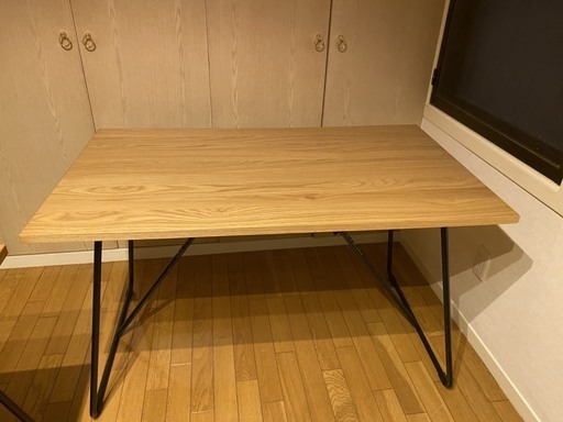 【折り畳み可能】作業用にもできるテーブル2台！＊椅子も6脚セットでつけれます