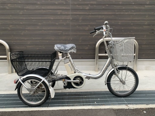 地域限定 ブリヂストン　アシスタワゴン　8,1AH　三輪車　パスワゴン　ビビライフ　神戸市　電動自転車
