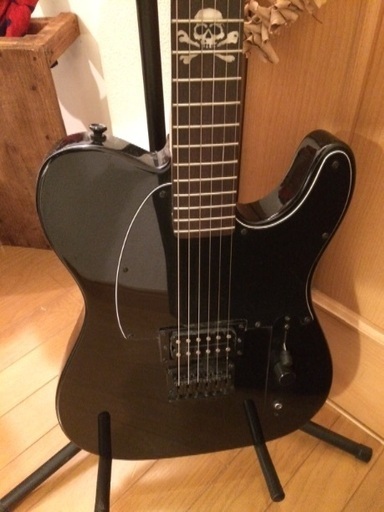 ギター Squier by Fender  Telecaster Avril Lavigne Signatured Black Skull \u0026 Crossbones