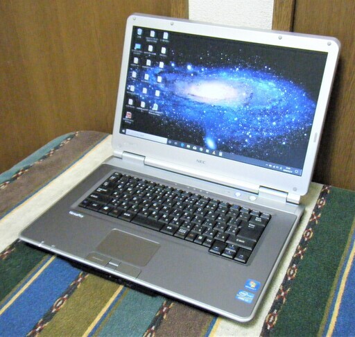 良品/15.6型/最高峰Core i7(クアッドコア)/光速☆彡新品✨SSD256GB/快適♬メモリ8GB/MS Office2016✎/DVDSマルチ(書き込み可)/速い☆彡USB3.0/HDMI/すぐ繋がるWi-Fi/すぐ使えるWindows10 メディア作成ツール付/点検整備清掃済み/ NEC VersaPro シルバー
