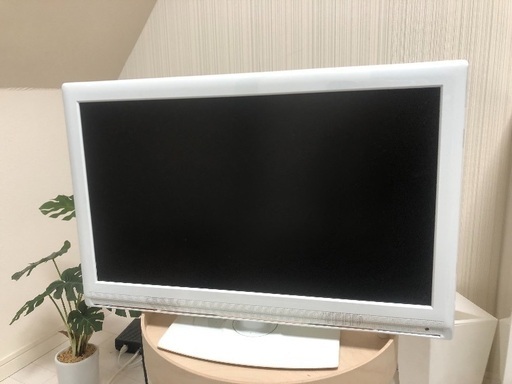 22V型ハイビジョン液晶テレビ リモコン付 状態キレイです