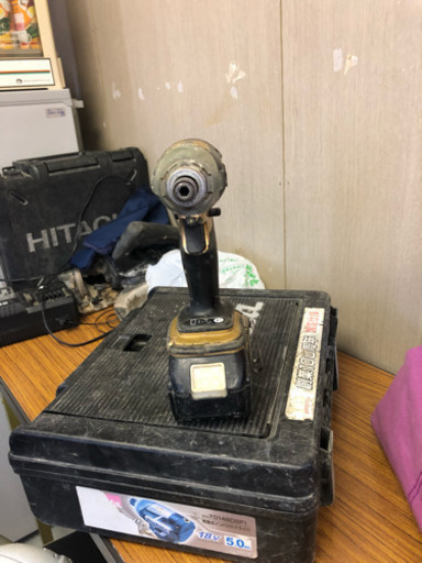 マキタ充電式インパクトドライバー18V本体。ケ-ス付