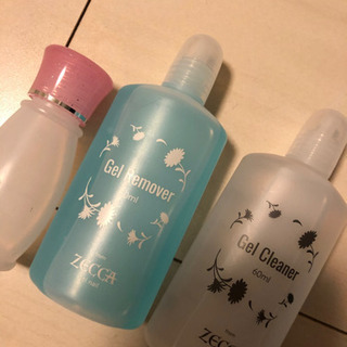 1枚目と4枚目話し中ネイル趣味で初めません？🥺