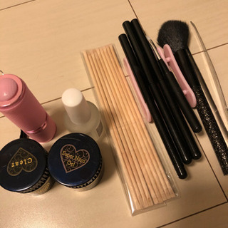 1枚目と4枚目話し中ネイル趣味で初めません？🥺