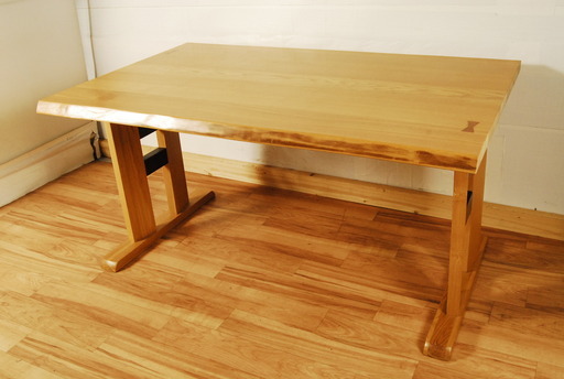 1793 木製 無垢材 ダイニングテーブル 高さ70ｃｍ 幅142ｃｍ 天板厚み4ｃｍ 愛知県岡崎市直接引取可能　アントレ
