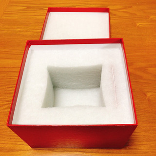 バカラグラス空き箱(ほぼ正方形、高さが低い物)