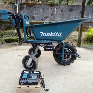 マキタ「充電式三輪運搬車バケット仕様」のフルセットです
