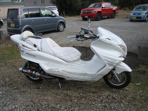 マジエスティ２５０　白カラー　カスタム仕様