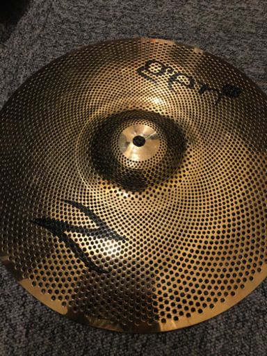 ②ローボリュームシンバル18”