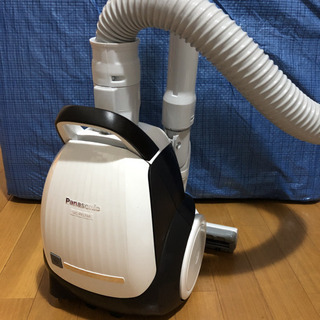 Panasonic 紙パック式掃除機　2018年製