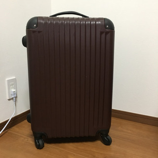 美品　超軽量スーツケース　キャリーケース　Mサイズ