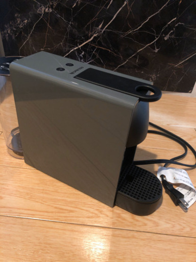 Nespresso ネスプレッソ　エスプレッソマシーン