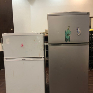 冷蔵庫二台　美容室のスタッフルームで使用していました