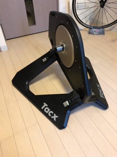 2月末まで】Tacx Neo Smart(固定ローラー)とiPad売ります 西葛西のロードバイクの中古あげます・譲ります｜ジモティーで不用品の処分