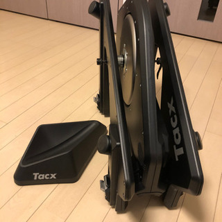 【2月末まで】Tacx Neo Smart(固定ローラー)とiPad売ります