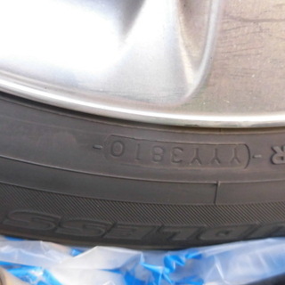 日産エルグランド純正アルミ４本セット 215/6017 E51後期 スタッドレスタイヤ付き