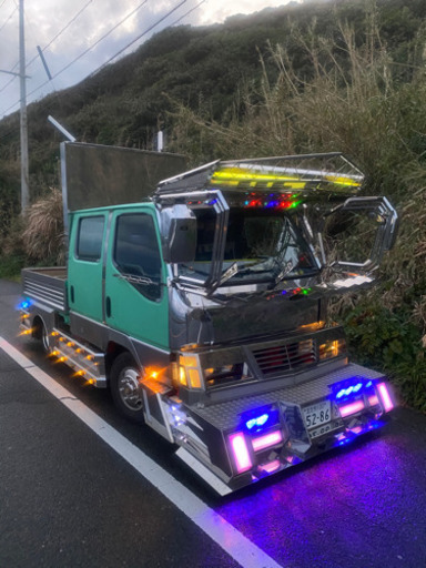 大注目 整備多数 デコトラ キャンター ダブルキャブ Wキャブ 低走行 トラック 全塗装 国内自動車本体
