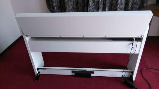 KORG 電子ピアノ　LP-380 88鍵　14年製　日本製　ホワイト　取扱説明書・3本ペダル・椅子つき KORG 電子ピアノ LP-380 88鍵 14年製 日本製 ホワイト 取扱説明書・3本