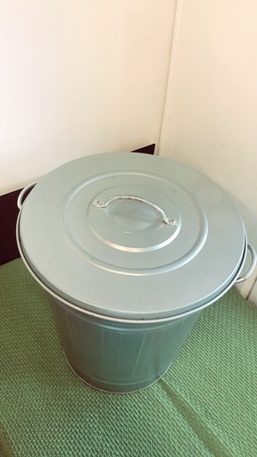 イケア Knodd ゴミ箱 蓋付き容器 40l シルバー 亜鉛メッキ 品川 田町の収納家具の中古あげます 譲ります ジモティーで不用品の処分
