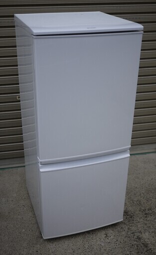美品 シャープ 2ドア 冷凍冷蔵庫 SJ-D14A-W 137L つけかえどっちもドア 耐熱100℃トップテーブル