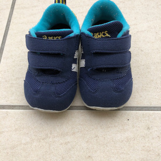 asicsスニーカー