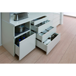 【超美品‼️】【新品　未使用】定価20万♪ 高級 パモウナ 160cm幅キッチンボード 食器棚 収納家具 4段引出し 鏡面仕上げホワイト♪