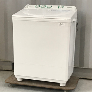 ベリーボード、腹ばいで波に乗る木の板です。足ヒレ、リーシュコードは