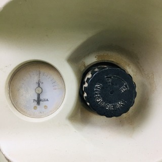 マキタ AC700 常圧コンプレッサー 【リライズ野田愛宕店】【店頭取引限定】【中古品】1点限り早い者勝ち！