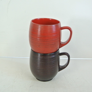 木製 ペアマグカップ 大人可愛いシックなデザイン 漆塗り? 赤と黒