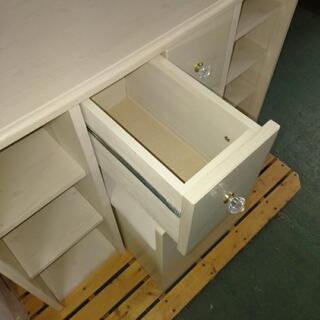 家具 現在商談中！ホワイト ドレッサー入荷しました。現品限り