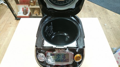 【安心の6ヶ月保証】　2017年製　ZOJIRUSHI〈象印〉3合炊き（0.54L）圧力IH炊飯ジャー　 [トレファク八王子めじろ台店]