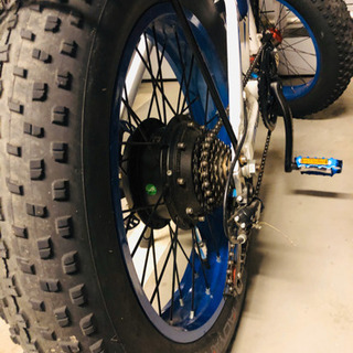 かっこいい太いタイヤ20インチ電動自転車