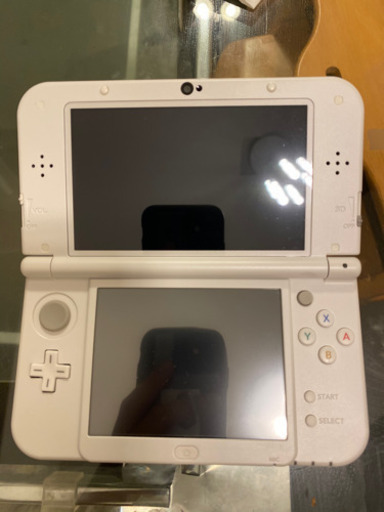 Newニンテンドー3DSLL本体パールホワイトとACアダプター
