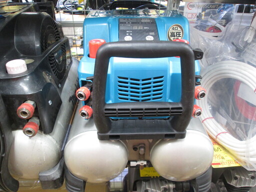 マキタ　コンプレッサ　AC462XGH　中古品
