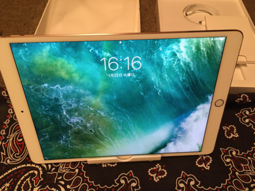 iPad Pro 10.5インチ。カラーバリエーションはスペースグレー・シルバー・ゴールド・ローズゴールドの4色（2/26）ー滑らかに描ける新iPad Pro、その実力を見る：朝日新聞デジタル
