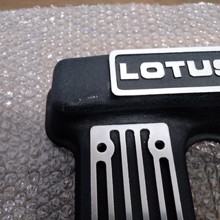 ロータスヨーロッパＳＰ用エンジンヘッドカバー（未使用品）