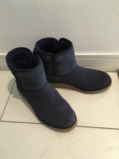 UGG ショートブーツ　ネイビー　23.5