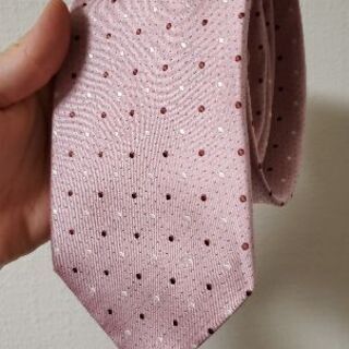 お洒落なピンクのネクタイ