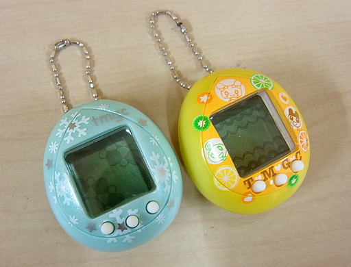 南12条店 当時物 たまごっち ナノ Tamagocthi nano 2個セット パッションフルーツ/クリスタルスノー