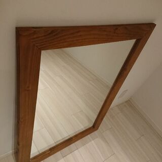 1m以上の大きめ鏡／木目枠がオシャレ☆