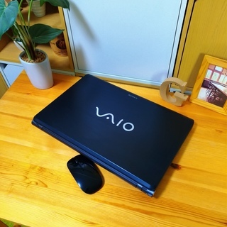 corei5メモリ8Gの超高性能VAIO！　GeForce310M搭載♪　特大サイズ16.4インチ液晶！　大容量500G☆　SONY　VAIO★　ブルーレイ対応♪　スタイリッシュなモダンブラック☆　最新Windows10！　テンキー＆ウェブカメラ付き　64Bit　　黒グレー　DVDドライブ　 　ノートパソコン　無線LAN　Wi-Fi対応 corei5メモリ8Gの超高性能VAIO！ GeForce310M搭載♪ 特大サイズ16.4