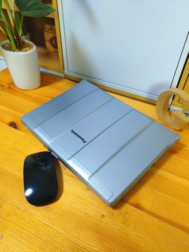 corei5メモリ8Gの超高性能panasonic♪　とても美品！　頑丈軽量なパナソニック　　大容量320G！　高速★　　Panasonicレッツノート　コンパクト軽量　持ち運び　頑丈堅牢　壊れにくい　最新Windows10　64Bit　シルバー　12.1インチ　マウス付き 　ノートパソコン　無線LAN　Wi-Fi対応 　DVDドライブ