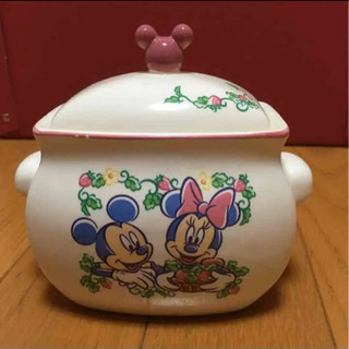 ミッキーとミニーの蓋つき陶器