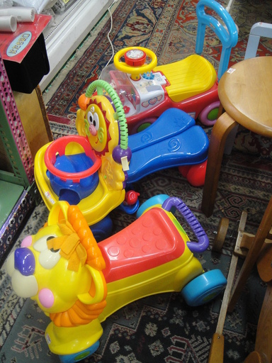リサイクル 乗用玩具 子供用品 おもちゃ 屋内 乗り物 手押し車 木馬 キティーちゃん ライオン 札幌リサイクルセンタ 月寒中央のおもちゃ 乗り物 ミニチュア の中古あげます 譲ります ジモティーで不用品の処分