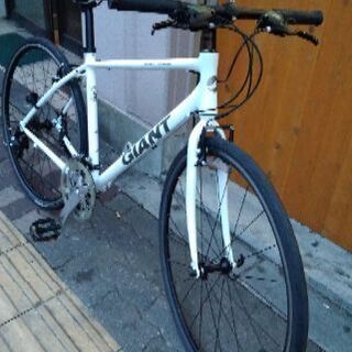 GIANT ESCAPE(S)R3 700cクロスバイク アルミ/24speed/ホワイト